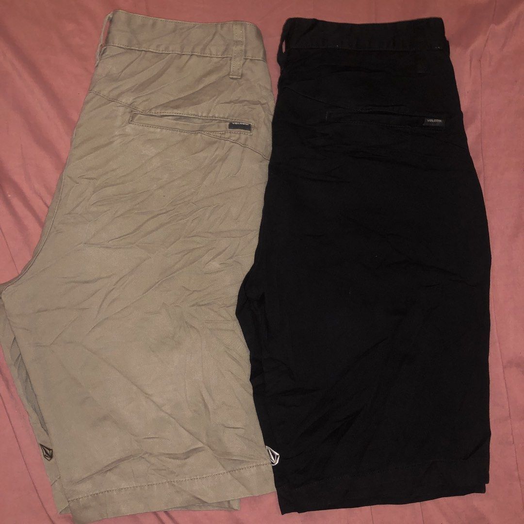 Volcom short (Category: Shorts) located in Manila. Submitted by pitogoline94751 (Listing ID 1469173669, Image 2). Description: Volcom Short Aspack Both size 29-30 Excellent No Issue.