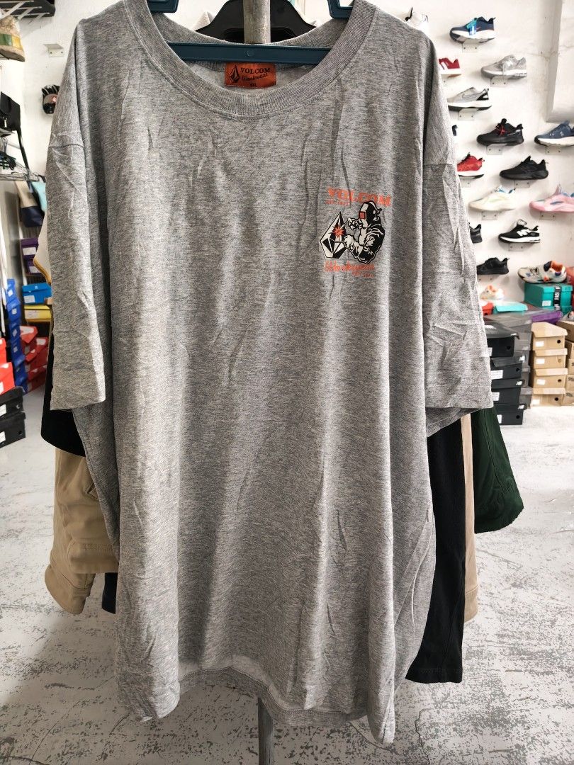 Volcom workwear T-Shirt (Category: Tshirts & Polo Shirts ) located in Cabadbaran. Submitted by jem1124 (Listing ID 1469208720, Image 2). Description: 26x31 excellent condition No issue.
