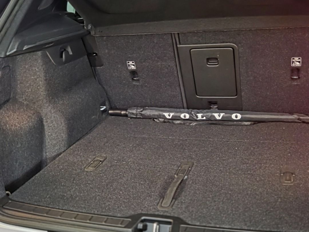 Volvo XC40 T5 R-Design (A) (Category: Used Cars) located in Taguig. Submitted by maritoni_g (Listing ID 1469307004, Image 1). Description: Low mileage 15000km, mint condition, no issues, casa maintained.