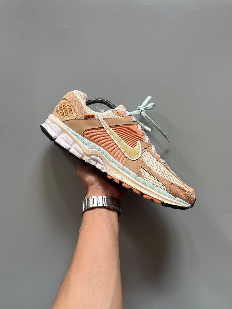 VOMERO 5 HAVE A NIKE DAY (9.5US) (Category: Sneakers) located in Baguio. Submitted by grabUrPairs (Listing ID 1469275409, Image 1). Description: EXCELLENT NO ISSUE 9.5US/27.5CM PAIR ONLY AUTHENTIC.