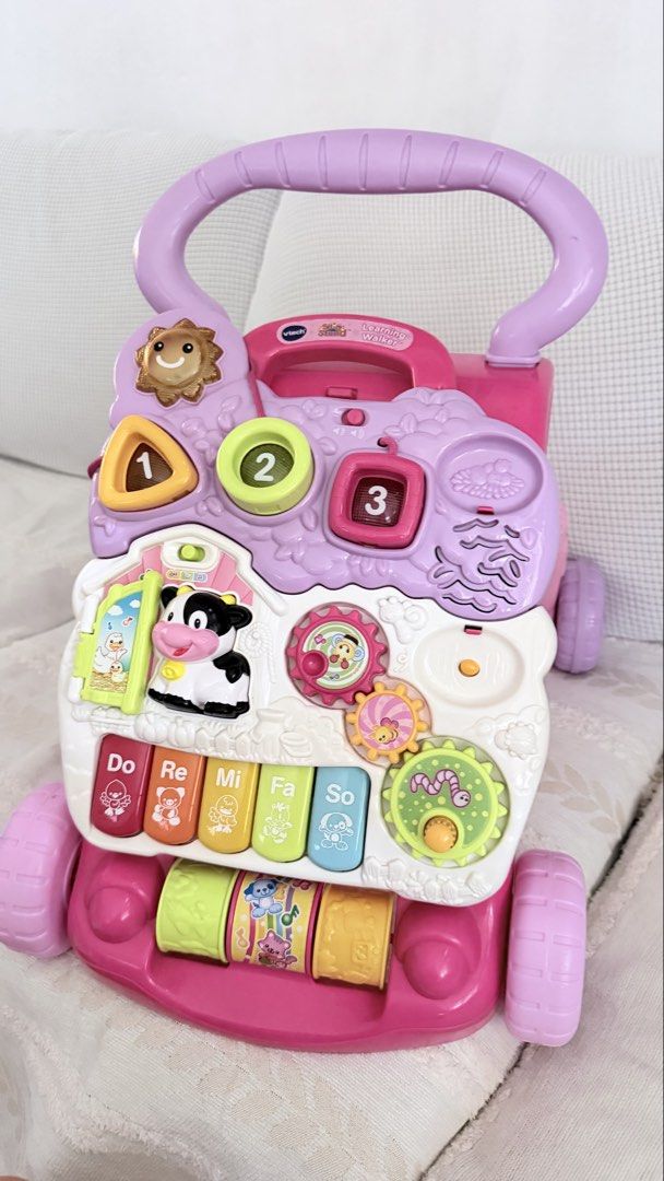 VTech Sit-to-Stand Learning Walker Pink (Category: Infant Playtime) located in Imus. Submitted by gclmom (Listing ID 1469197052, Image 1). Description: - only issue is the little crack sa #2 The rest is like new and working With freebie Lalamove only Loc imus cavite.