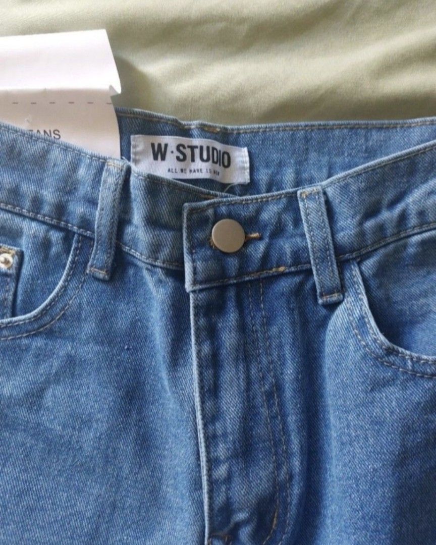 W Studio Straight Loose Denim Jeans (Category: Jeans) located in Pasig City. Submitted by xmbgr (Listing ID 1469251291, Image 2). Description: - Brand: W Studio - Item: Denim Jeans - Color: Blue - Size: Medium (M) - Fit: High waist, wide leg - Condition: Brand new with tags (BNWT), never worn.