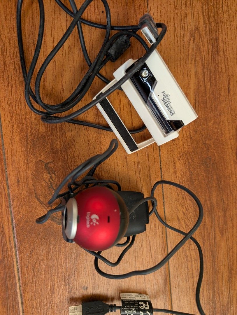 Webcam (set of two) (Category: Webcams) located in Naga. Submitted by kenshin78 (Listing ID 1469321070, Image 3). Description: - As is from Japan Surplus .