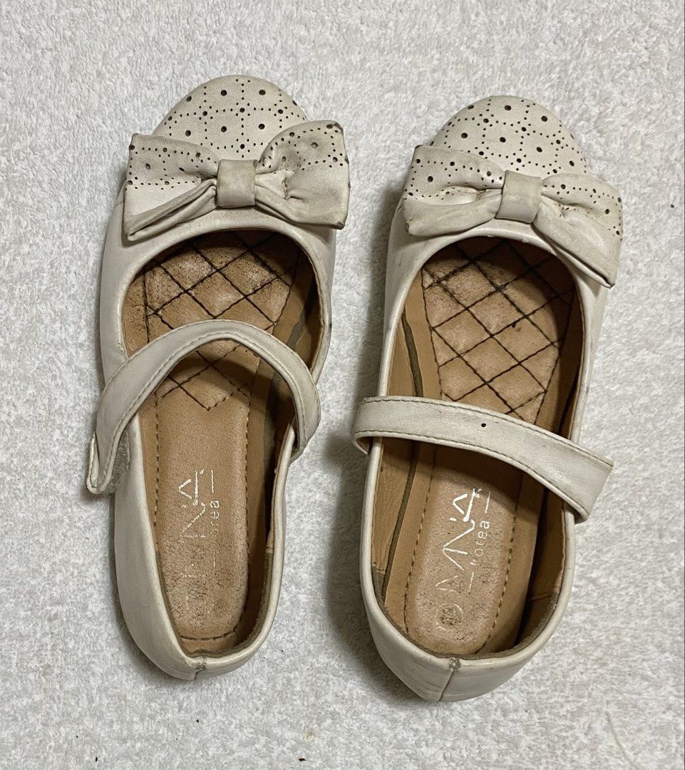 White kids doll shoes (Category: Babies & Kids Fashion) located in Morong. Submitted by fcjonline528 (Listing ID 1469174344, Image 1). Description: This is preloved by my daughter and I’m selling it instead na mastocked at masira 🥰 8 inches po ang length nito to be exact.