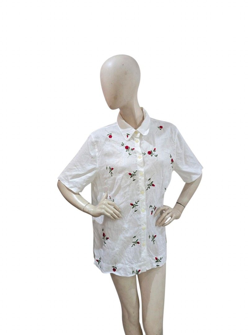 White linen blouse floral embroidered (Category: Blouses) located in Batangas. Submitted by thevanitychamber (Listing ID 1469177773, Image 1). Description: .