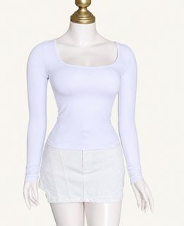 (Category: ) located in . Submitted by milovewardrobe (Listing ID 1469228493, Image 1). Description: .