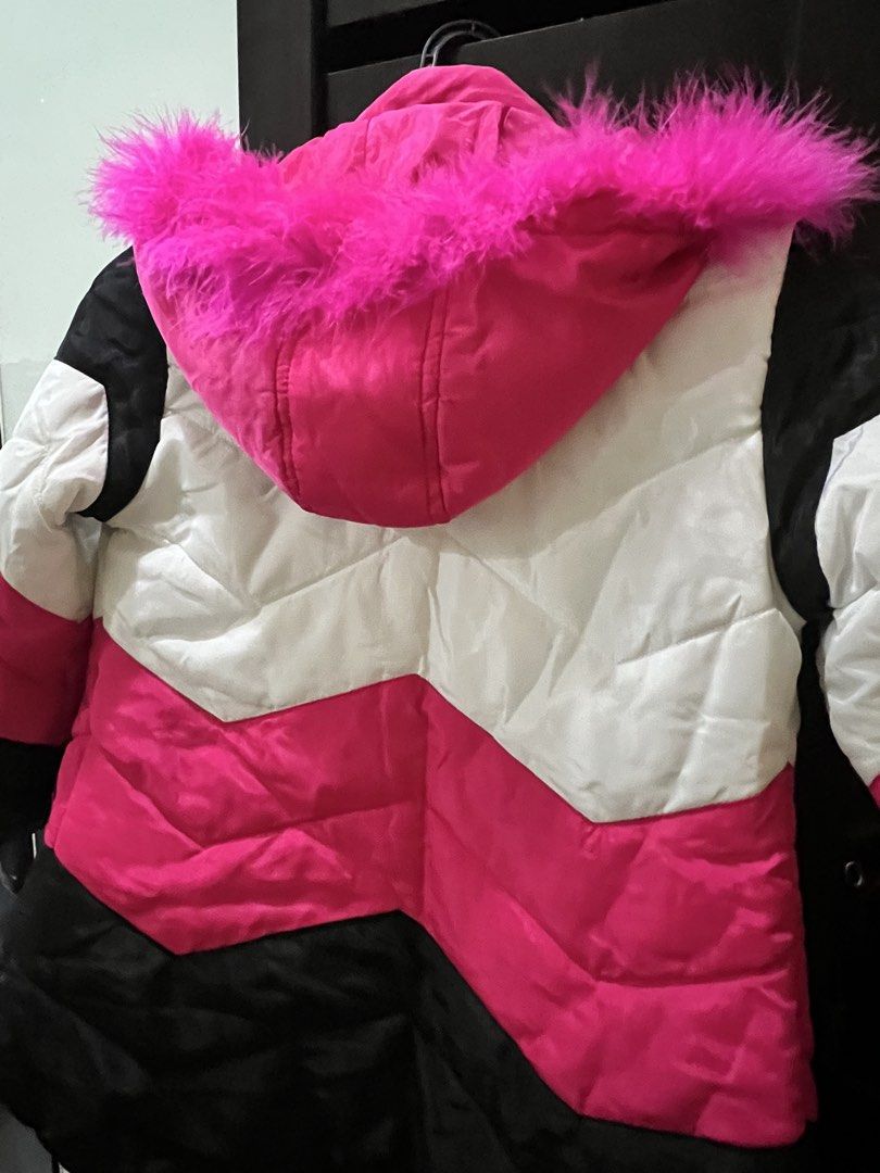 Winter Jacket (Category: Babies & Kids Fashion) located in Kuala Lumpur. Submitted by iffataib.216 (Listing ID 1469165448, Image 3). Description: Baju winter kanak-kanak perempuan Saiz: 140 Labuh baju 62cm Lengan 48cm Bahu 36cm Sesuai untuk percutian ke tempat sejuk atau negara musim sejuk Kekal bergaya sambil menikmati cuaca dingin .