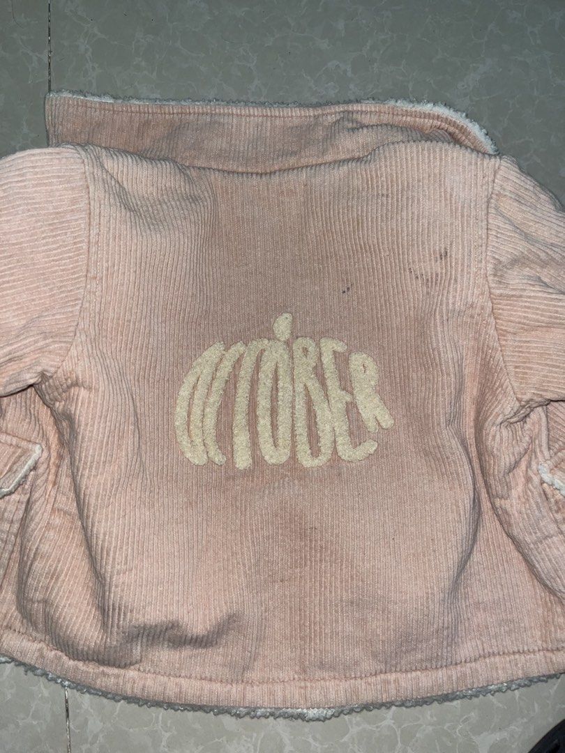 Winter Jacket for Girls (Category: Babies & Kids Fashion) located in Cabanatuan. Submitted by winx_closeth (Listing ID 1469203405, Image 3). Description: Xs-small Winter Jacket Flaw is shown on the photo (nasulatan ng pentlepen ni seller.