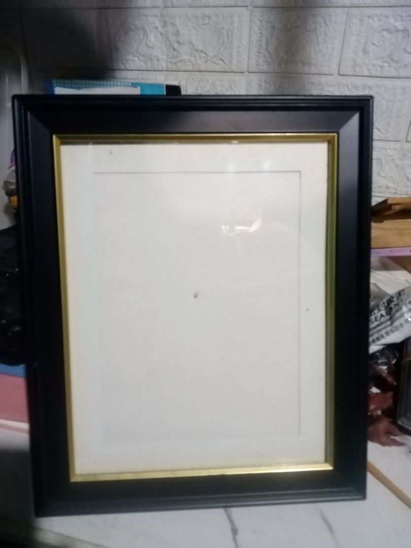 Wood Frame (Category: Frames & Pictures) located in Caloocan City. Submitted by 4kidsstore (Listing ID 1469381182, Image 1). Description: Pwedeng isabit Issue nasa last pic.
