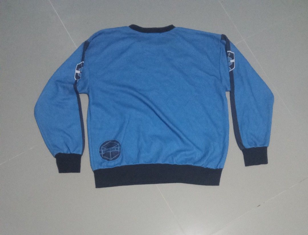 World Trigger Jin Longsleeves Medium (Category: Coats, Jackets and Outerwear) located in Bacolod City. Submitted by gentlestone.52969a (Listing ID 1469173492, Image 2). Description: ukay x preloved prices are negotiable please manage expectations.