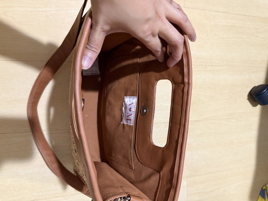 Woven Rattan Brown Bag (Category: Shoulder Bags) located in Marikina City. Submitted by louvy.r (Listing ID 1469320688, Image 2). Description: Local brand Bought for 3k.
