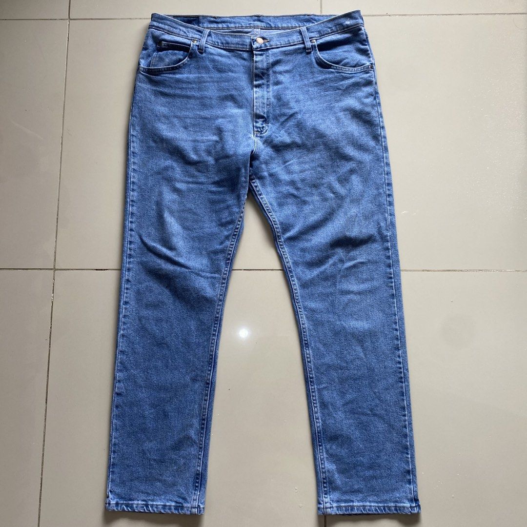 Wrangler Denim Stretchable Pants (Category: Jeans) located in Cabuyao City. Submitted by stuffwarsph (Listing ID 1469166262, Image 2). Description: Color: Wash blue Width 40 max stretch 44 Length 45 Leg opening 13 Hem 8.5 Condition: Bnew condition hangtag nalang kulang Issues: None ₱600.