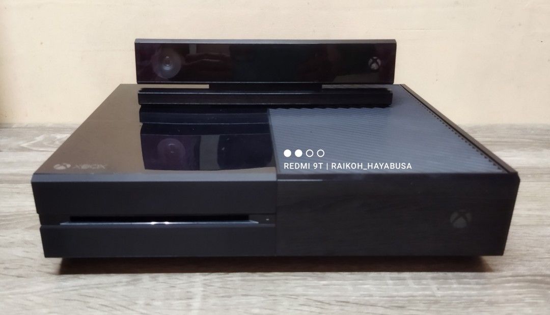 Xbox One & Xbox One Kinect Sensor (Defective) (Category: Xbox) located in Dasmarinas. Submitted by nixx_hayabusa (Listing ID 1469221748, Image 1). Description: Kindly read descriptions carefully! SOLD as BUNDLE For 1,495 Selling as DEFECTIVE as these are good for parts ONLY! ✅ Xbox One (Phat/Black) ✅ Previously opened for cleaning (years ago) ❌ NO POWER (Not powering up) ❌ No Power Brick included ❌ No Power Cord included ❌ No HDMI Cable included 