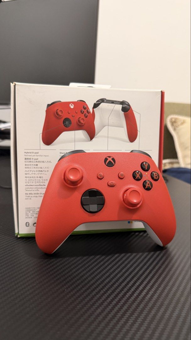 Xbox Wireless Controller Pulse Red (Category: Controllers) located in Kajang. Submitted by asyraffyus01725 (Listing ID 1469164539, Image 3). Description: XBOX Series Controller Pulse Red untuk dijual Boleh guna untuk main game dkt PC pakai Bluetooth atau guna untuk sesiapa yang ada XBOX. Condition masih ok lagi. x sampai 2 bulan pakai. Kotak ada include. Sekali dengan batteri yang belum pakai lagi. Harga untuk dijual RM 200 (slightly nego). Lowba
