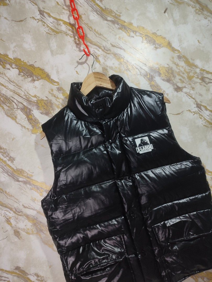 X-Large Puffer Vest (Category: Vests) located in Cabuyao City. Submitted by jederama (Listing ID 1469200326, Image 3). Description: XLARGE PUFFER VEST SIZE : MEDIUM ON TAG WIDTH - 21 LENGTH - 25 LIKE NEW CONDITION PWEDE SA MASELAN NO ISSUE / NO FLAWS AUTHENTIC 💯 950 + SHIPPING FEE.