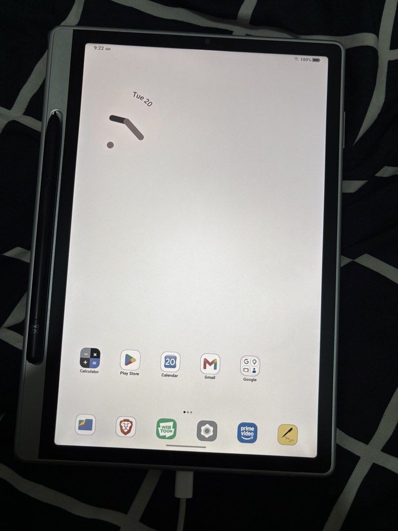 XP-Pen Magic Note Pad Tablet Ereader (Category: Android) located in Las Pinas. Submitted by twishwish (Listing ID 1469289910, Image 2). Description: Rush! Price is negotiable. RFS: Need funds 🥹 Can PM for pictures and videos Inclusions: Box, Case, Original Stylus, charger Specs: • Display: 10.95-inch AG nano-etched X-Paper (1920x1200) with 90Hz refresh, 400 nits, and low blue light certification. • Color Modes: Features a physical key to switch 