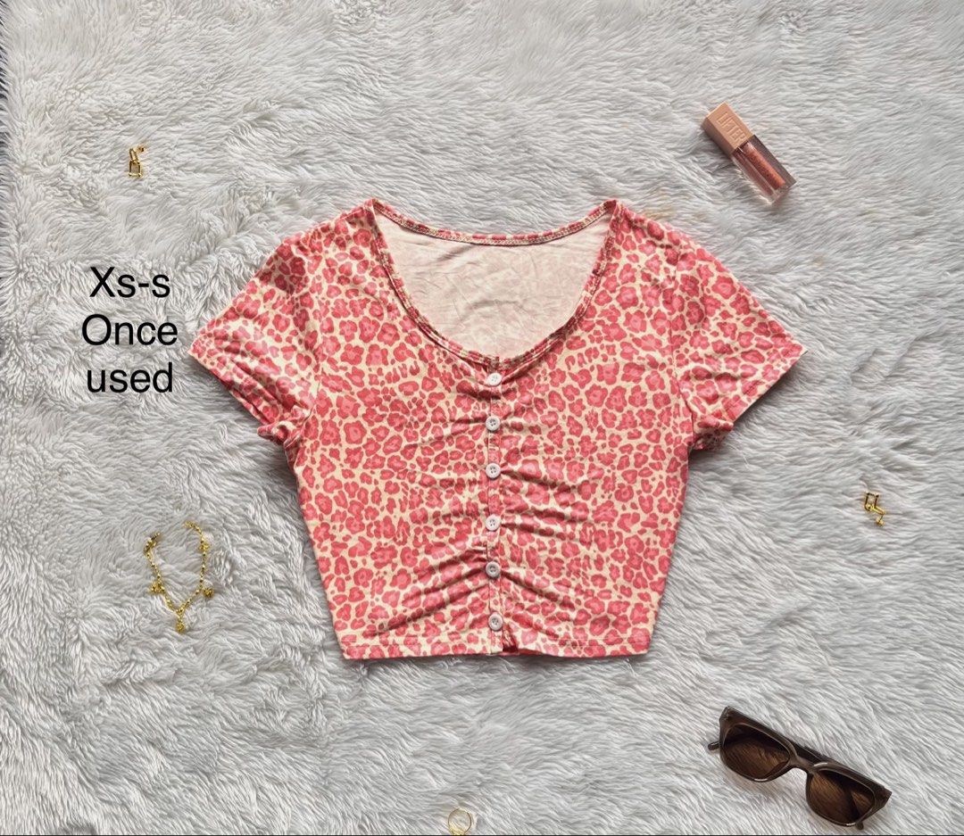 Xs-S tops (Category: Others Tops) located in Tanza. Submitted by elliesdecluttered (Listing ID 1469276853, Image 1). Description: Details sa pics Tanza Cavite Loc.