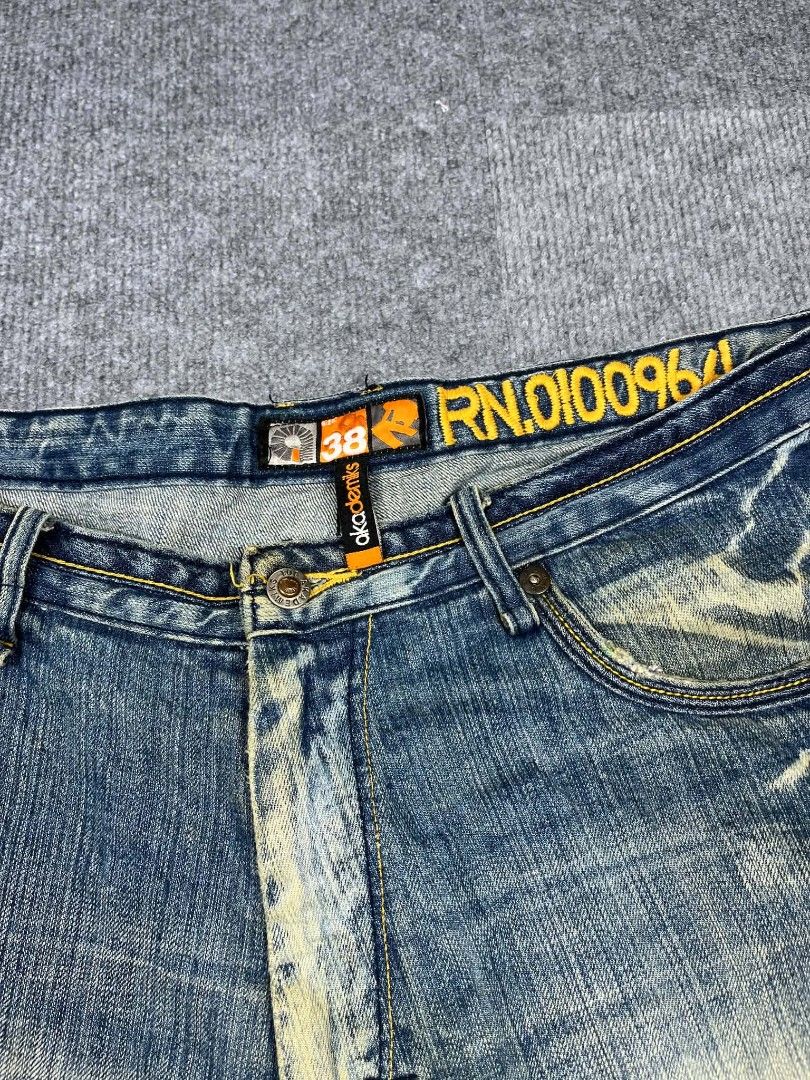 Y2K Akademiks Baggy Pants (Category: Jeans) located in Tayabas. Submitted by renew.revibe (Listing ID 1469204857, Image 3). Description: Y2K Akademiks Baggy Pants Very Good Condition Sign of usage / Need Wash 38W / 46L / 10.5 Hem 650 +SF.