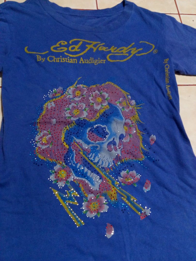 y2k ed hardy tops (Category: Activewear) located in Cavite. Submitted by goodluckythrifty (Listing ID 1469320040, Image 2). Description: .