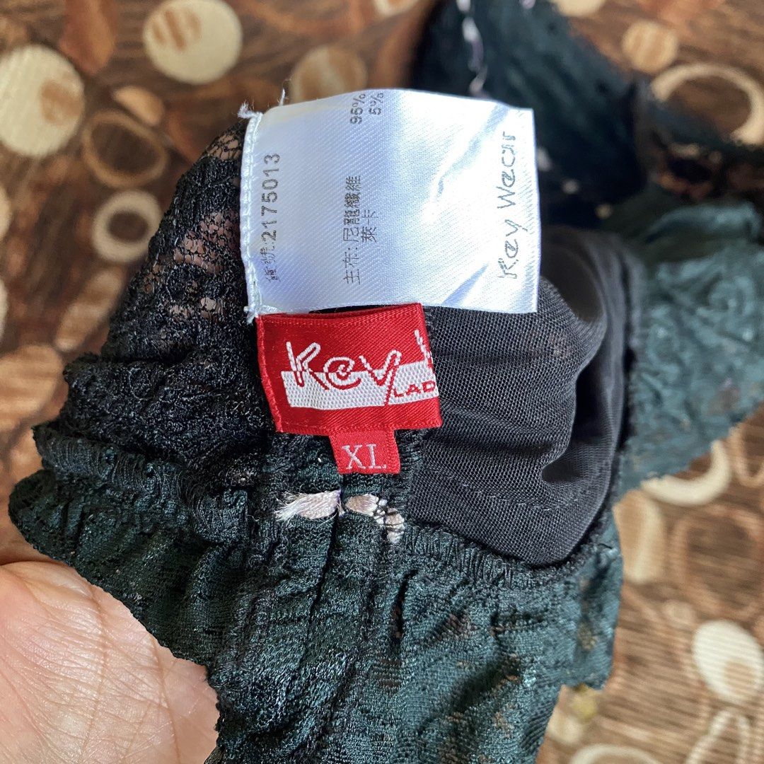 Y2k gothic lace top (Category: Sleeveless) located in Manila. Submitted by thriftfindsbyshei-2nd (Listing ID 1469274942, Image 2). Description: Fit M-Semi large (XL on tag) Need wash (thrifted).