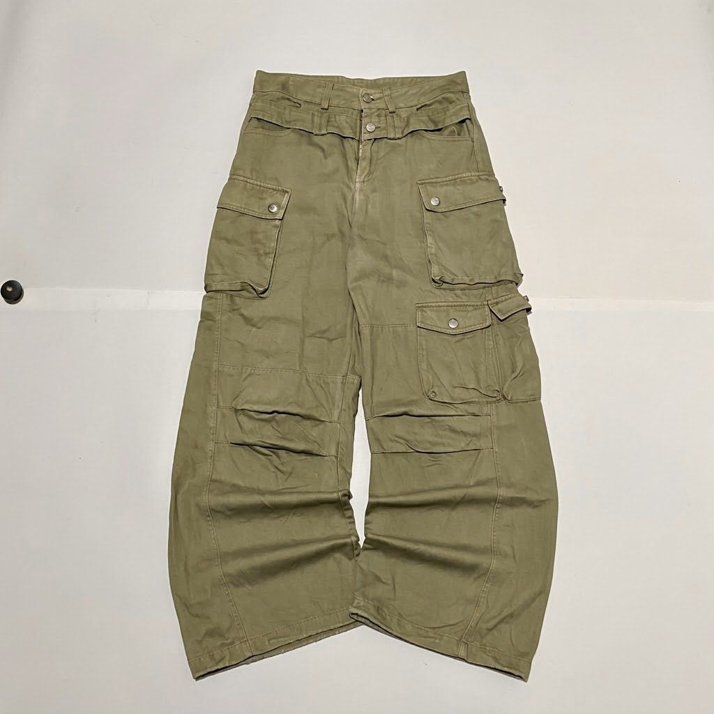 Y2K KHAKI 8POCKETS CARGO PANTS✨ (Category: Jeans) located in Bulacan. Submitted by cris_thrifty (Listing ID 1469229217, Image 1). Description: ₱400 + shipping fee Y2K KHAKI 8POCKETS CARGO PANTS✨ Brand: CHUU🏷️ Size 30 Length 42 Leg hole 11 Thigh 13 • need wash • good fittings • Heavy • semi thick • semi hard • must buy it.