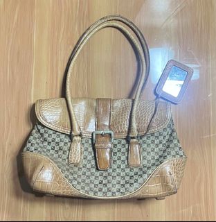(Category: ) located in . Submitted by senggggg. (Listing ID 1469190627, Image 1). Description: .