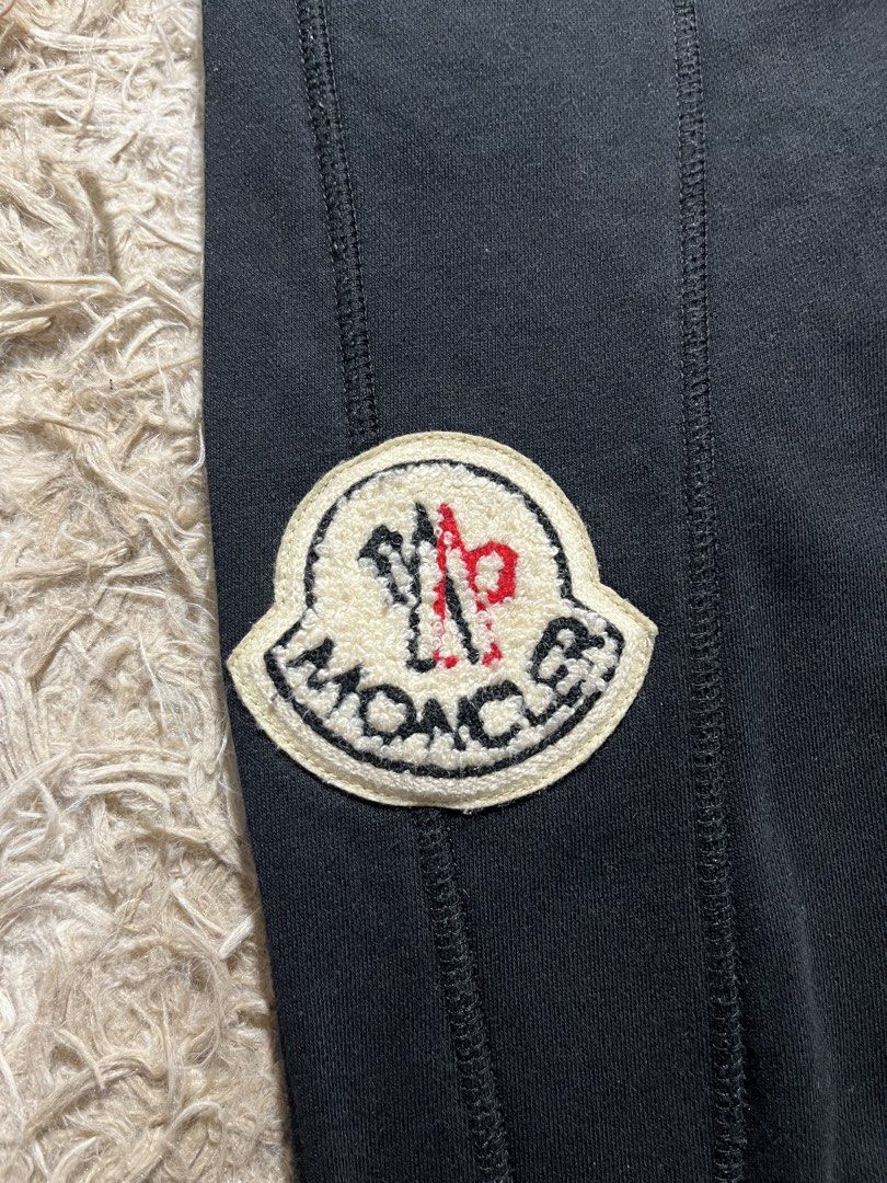 Y2k Moncler Jogger Logo-patch Cotton Sweatpants (Category: Other Bottoms) located in Siquijor. Submitted by dcfinds (Listing ID 1469314080, Image 3). Description: Y2k Moncler Jogger Logo-patch Cotton Sweatpants Excellent Condition 9.5/10 Color rate Waist: 26-31 Length: 35.5 349💸.