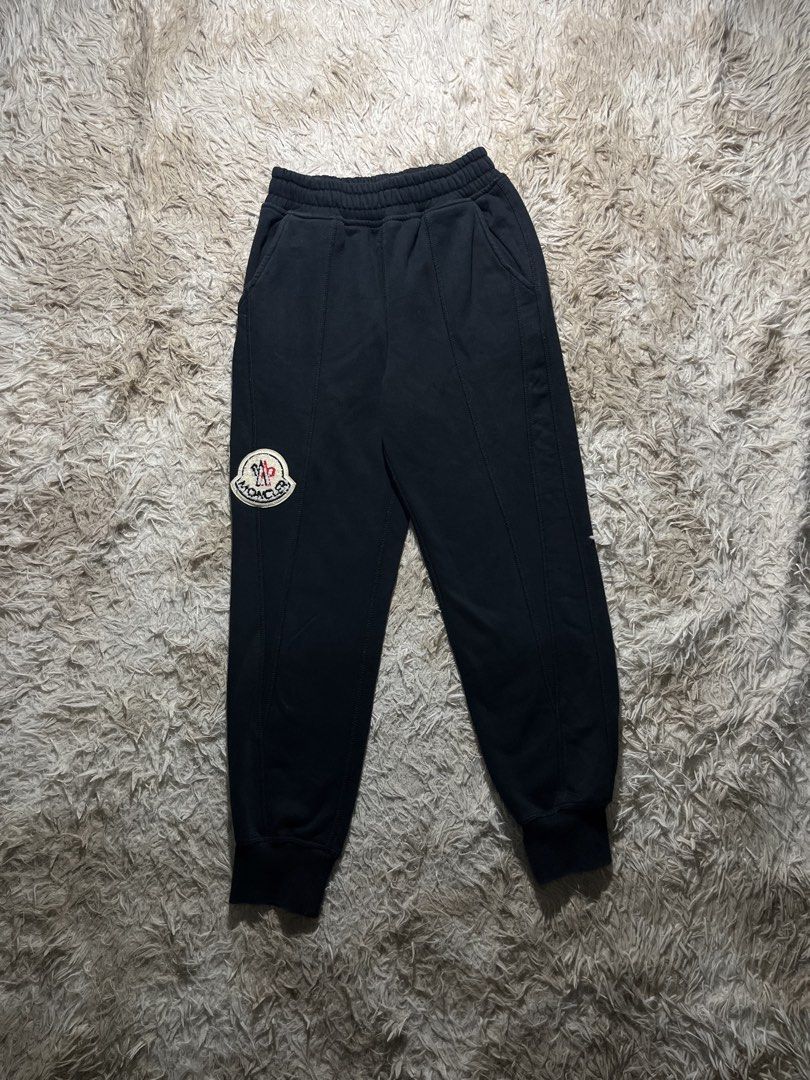 Y2k Moncler Jogger Logo-patch Cotton Sweatpants (Category: Other Bottoms) located in Siquijor. Submitted by dcfinds (Listing ID 1469314080, Image 1). Description: Y2k Moncler Jogger Logo-patch Cotton Sweatpants Excellent Condition 9.5/10 Color rate Waist: 26-31 Length: 35.5 349💸.
