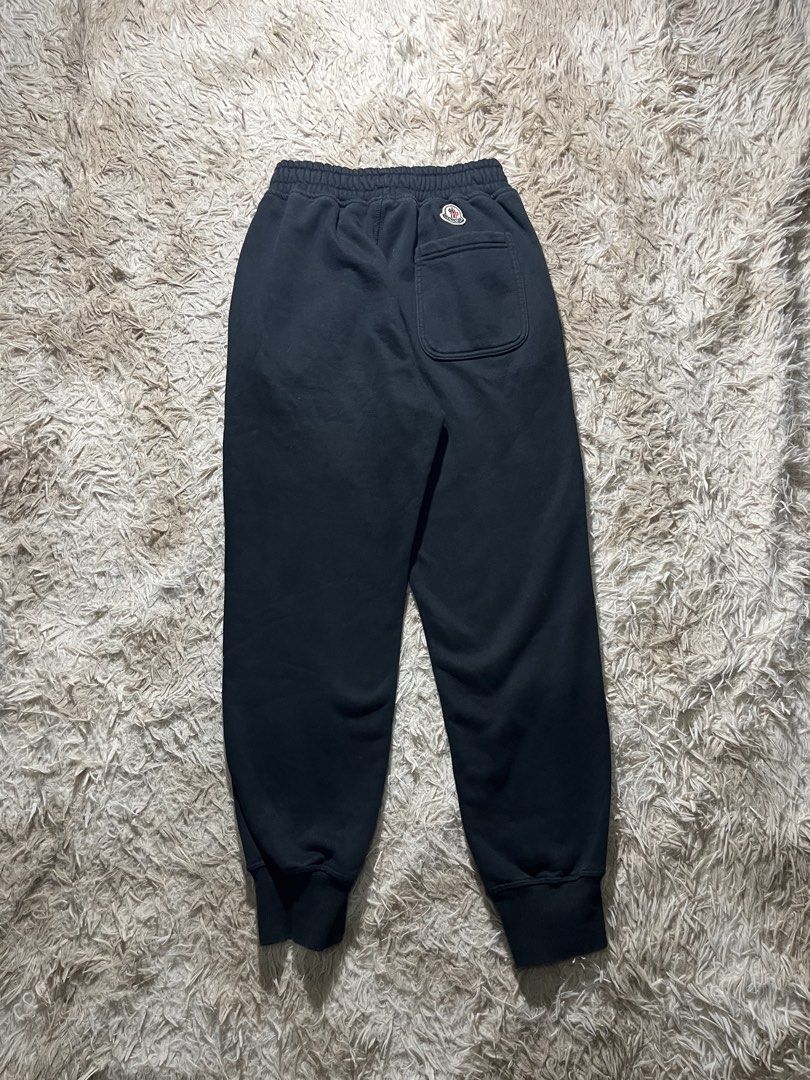 Y2k Moncler Jogger Logo-patch Cotton Sweatpants (Category: Other Bottoms) located in Siquijor. Submitted by dcfinds (Listing ID 1469314080, Image 2). Description: Y2k Moncler Jogger Logo-patch Cotton Sweatpants Excellent Condition 9.5/10 Color rate Waist: 26-31 Length: 35.5 349💸.