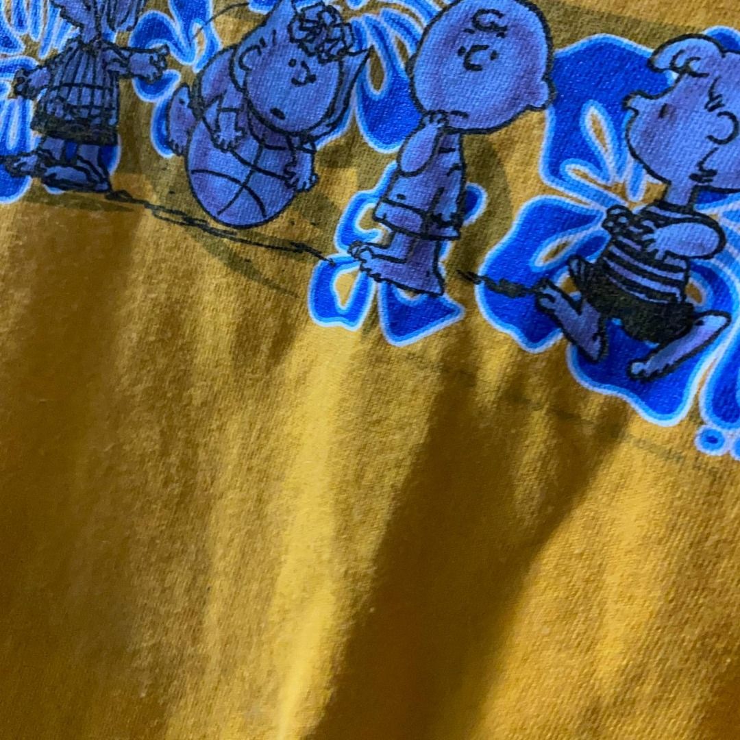 Y2K Peanuts Snoopy Floral Shirt (Category: Tshirts & Polo Shirts ) located in Legazpi City. Submitted by southeastjunkies (Listing ID 1469302268, Image 3). Description: Vintage Peanuts Snoopy Cartoon Shirt (Floral Wrap Around Design) 20x28 (Large) .