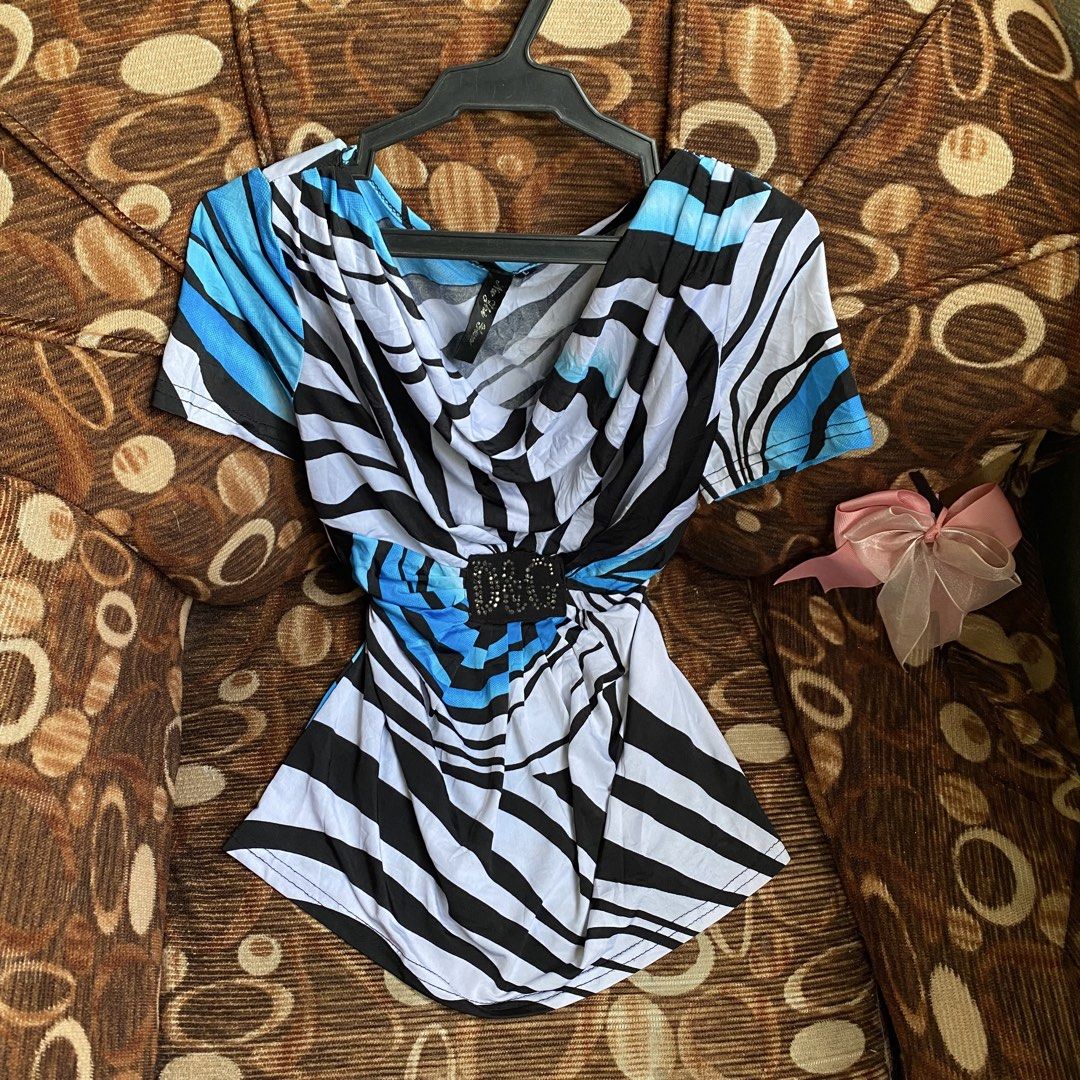 Y2k zebra like print drape cowl top (Category: Blouses) located in Manila. Submitted by thriftfindsbyshei-2nd (Listing ID 1469273500, Image 1). Description: Medium Need wash (thrifted).