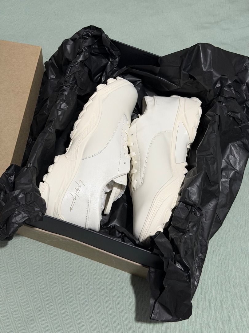 Y-3 Adidas GSG9 (Category: Shorts) located in Caloocan City. Submitted by iamwarren04-67372 (Listing ID 1469253493, Image 3). Description: Y-3 GSG9 Low (Adidas designer line) Y3 Adidas Yohji Yamamoto brand new. I bought this this year (2026) but i dont know. i just dont have the courage to use it cause it's white 😂 size 8US, 7 1/2UK.