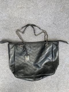 (Category: ) located in . Submitted by solothriftfinds (Listing ID 1469180502, Image 1). Description: .