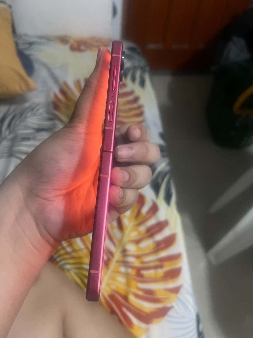 Z flip 7coral 512gb (Category: Samsung) located in Manila. Submitted by aya_gurl (Listing ID 1469358099, Image 3). Description: what you see is what you get .
