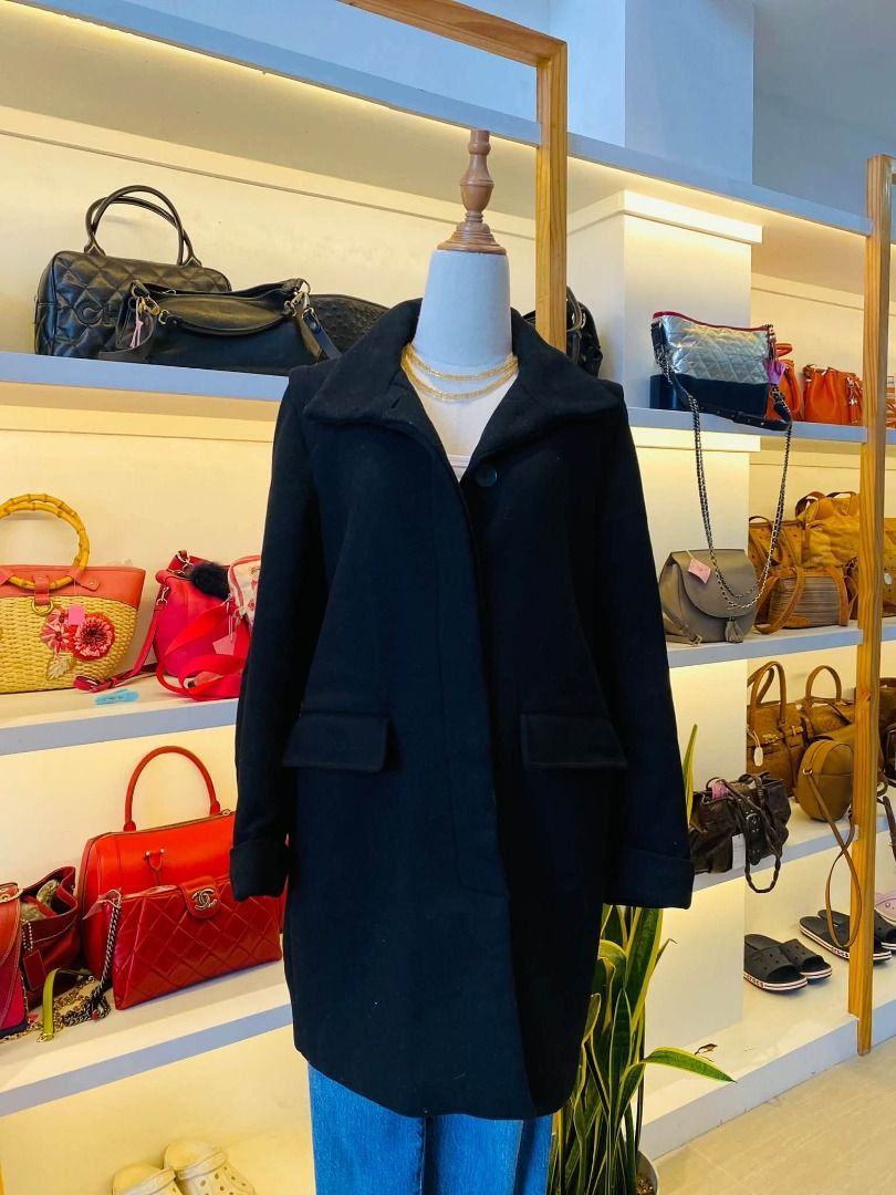 ZAR@ TRAFALUC BLACK COAT (Category: Coats, Jackets and Outerwear) located in Baguio. Submitted by asna_taku (Listing ID 1469236314, Image 1). Description: ZAR@ TRAFALUC BLACK COAT LARGE ON TAG ₱1280.