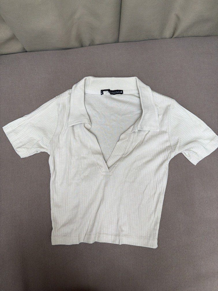 Zara Collared Top (Category: Shirts) located in Las Pinas. Submitted by thealyssacloset (Listing ID 1469216042, Image 1). Description: .