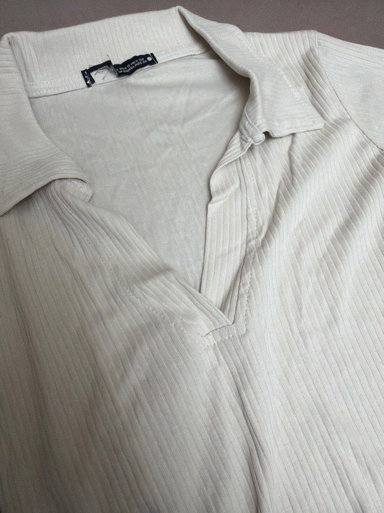 Zara Collared Top (Category: Shirts) located in Las Pinas. Submitted by thealyssacloset (Listing ID 1469216042, Image 3). Description: .
