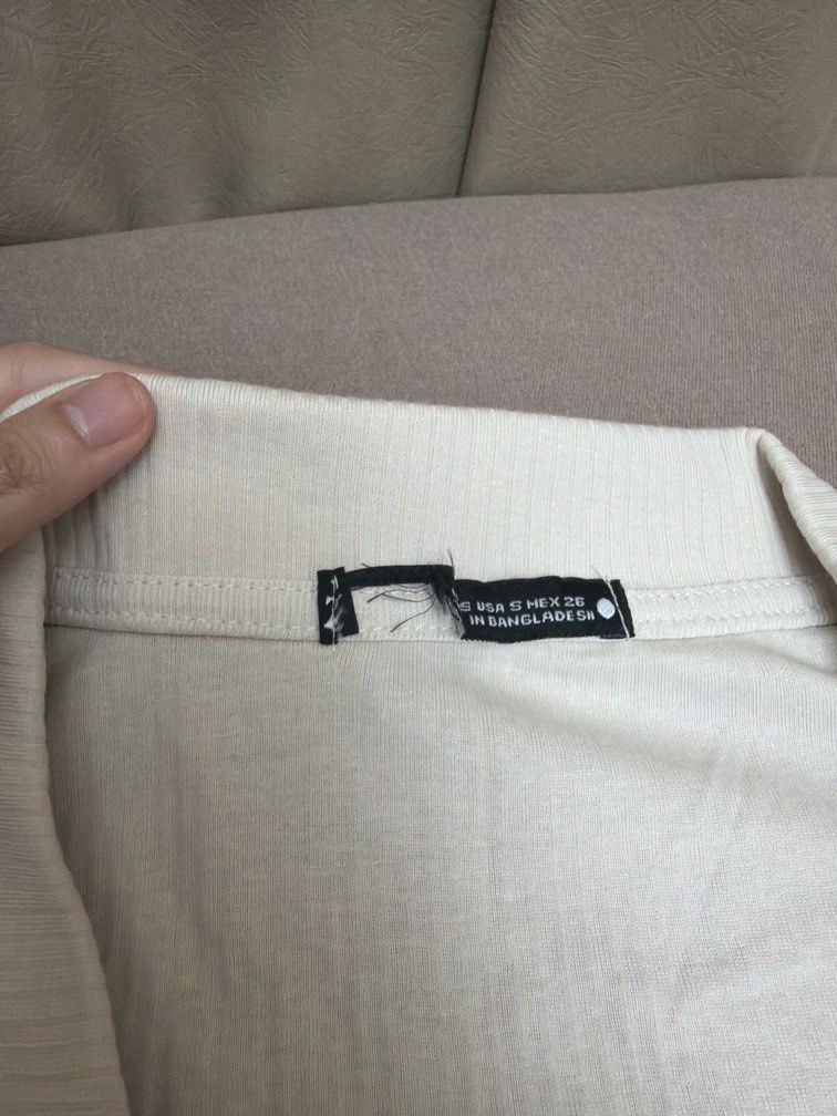 Zara Collared Top (Category: Shirts) located in Las Pinas. Submitted by thealyssacloset (Listing ID 1469216042, Image 2). Description: .