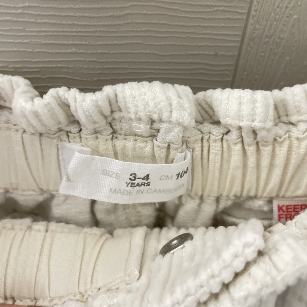 Zara corduroy skirt (Category: Babies & Kids Fashion) located in Quezon City. Submitted by anywearphl (Listing ID 1469284836, Image 2). Description: Size 3-4 on tag but fits up to 6 petite.