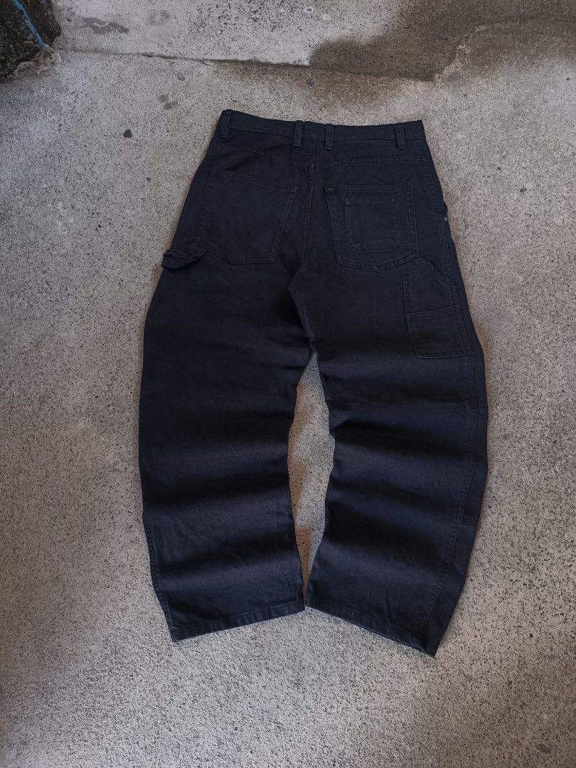 Zara Dbknee (Category: Jeans) located in Cabanatuan. Submitted by j_thrift. (Listing ID 1469202572, Image 2). Description: Zara dbknee carpenter W 31-32 L 39. 5 T 13 H 9 Issue last pic, sign of usage nadin Price 699ship slightly nego.