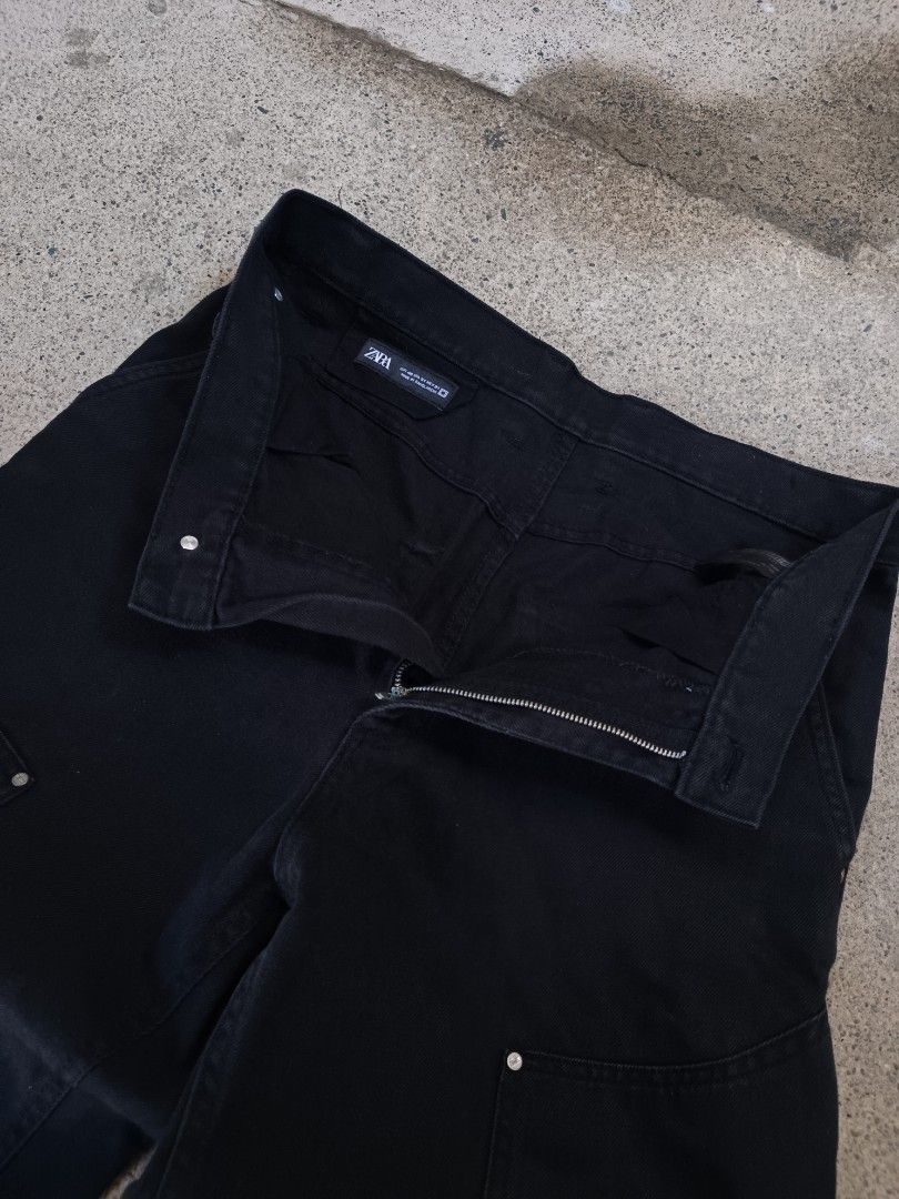Zara Dbknee (Category: Jeans) located in Cabanatuan. Submitted by j_thrift. (Listing ID 1469202572, Image 3). Description: Zara dbknee carpenter W 31-32 L 39. 5 T 13 H 9 Issue last pic, sign of usage nadin Price 699ship slightly nego.