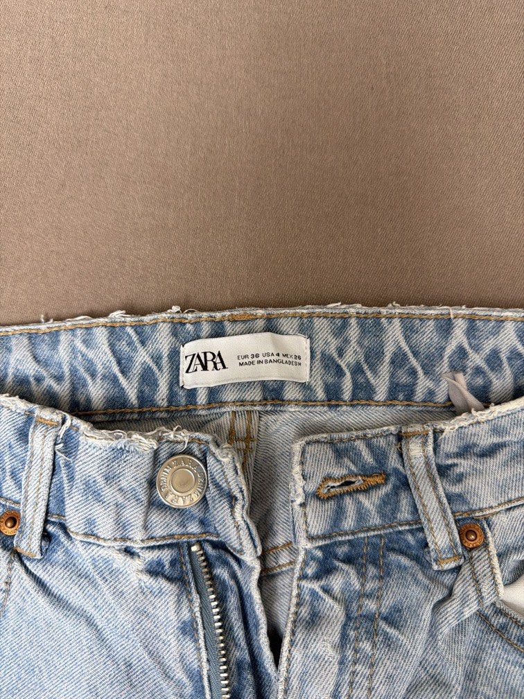 Zara Denim Mom Jeans (Category: Jeans) located in Las Pinas. Submitted by thealyssacloset (Listing ID 1469242999, Image 2). Description: .