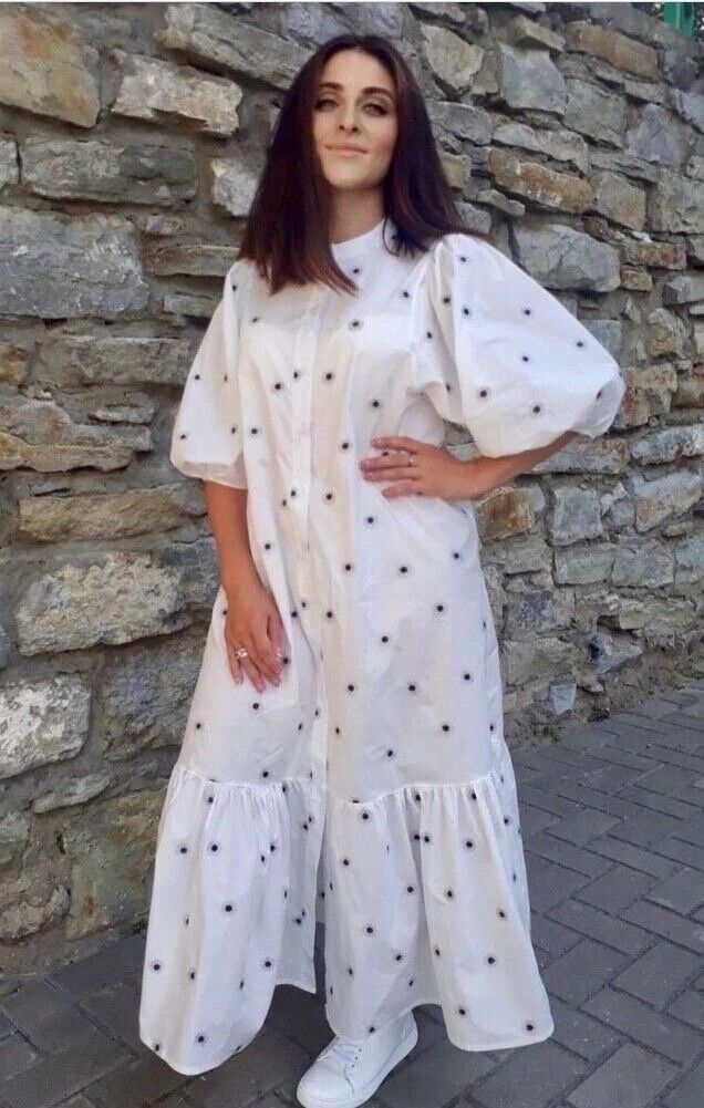 ZARA DRESS RARE (Category: Luxury Apparel) located in Carcar. Submitted by sarisaricollection22 (Listing ID 1469269509, Image 3). Description: onhand and ready to ship super pretty no stains no flaws.