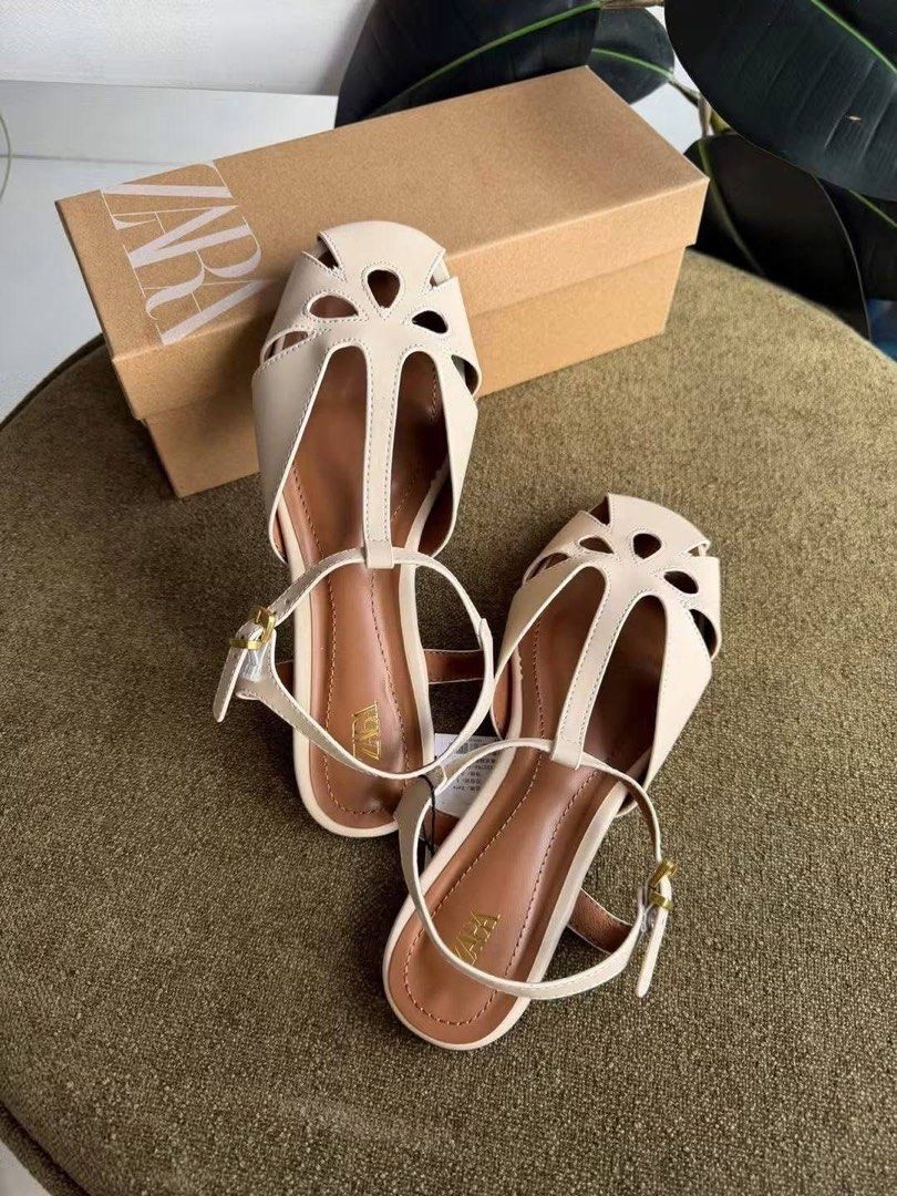 Zara Flats (Category: Flats & Sandals) located in Binan City. Submitted by pinkykeenshop (Listing ID 1469366068, Image 2). Description: .