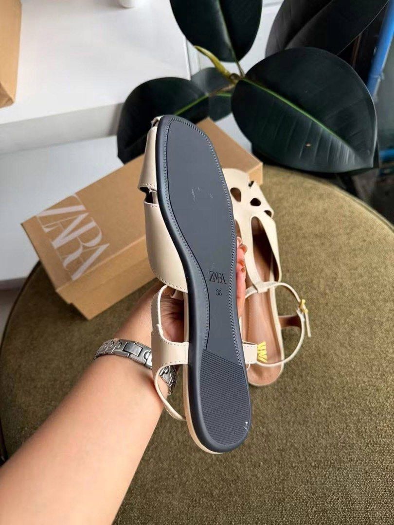 Zara Flats (Category: Flats & Sandals) located in Binan City. Submitted by pinkykeenshop (Listing ID 1469366068, Image 3). Description: .
