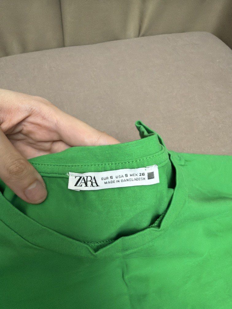 Zara green cotton shirt (Category: Shirts) located in Las Pinas. Submitted by thealyssacloset (Listing ID 1469218394, Image 2). Description: .