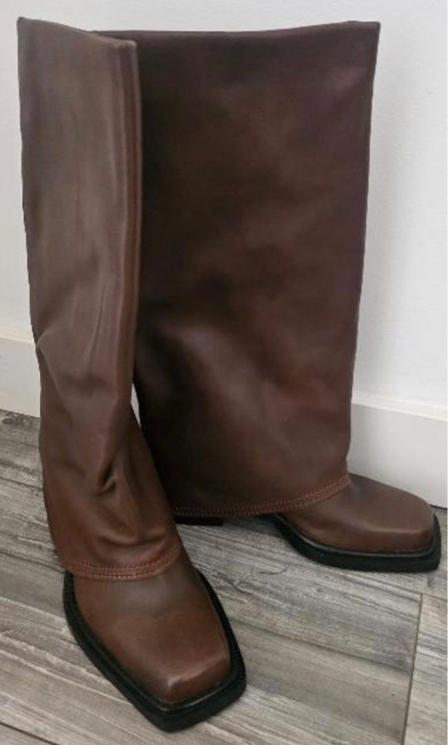 ZARA Knee High Boots (Category: Boots) located in Bulacan. Submitted by hurrynshop (Listing ID 1469195034, Image 3). Description: Rush Super pretty nito in person wrong size lang talaga kaya ko ibebenta. Sold out na to sa website nila. Size EU 36 Price is negotiable.