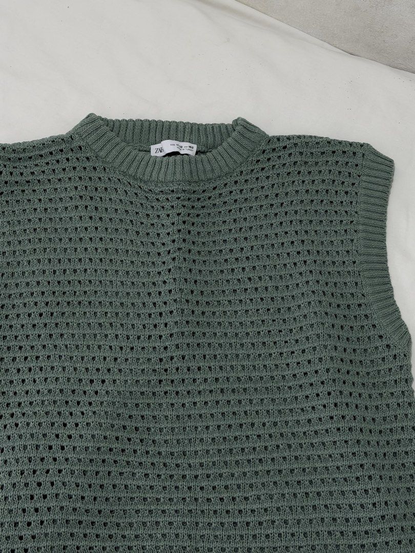 Zara Knitted Vest (Category: Vests) located in Bulacan. Submitted by block.by.ep (Listing ID 1469307904, Image 3). Description: Zara unisex medium-large(if you are large it may look like muscle fit)(which is pretty nice) 350 + sfee .