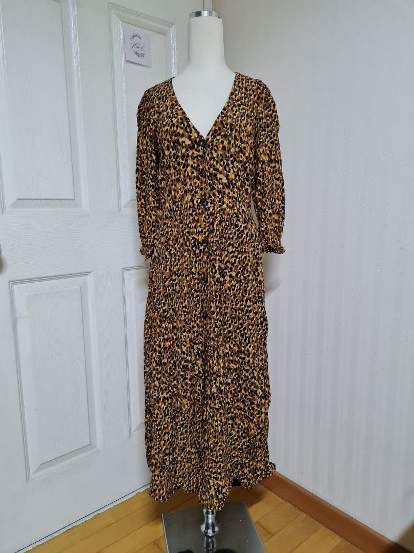 Zara Leopard Dress (Category: Dresses) located in Baguio. Submitted by k_style_co_preloved (Listing ID 1469293422, Image 3). Description: .