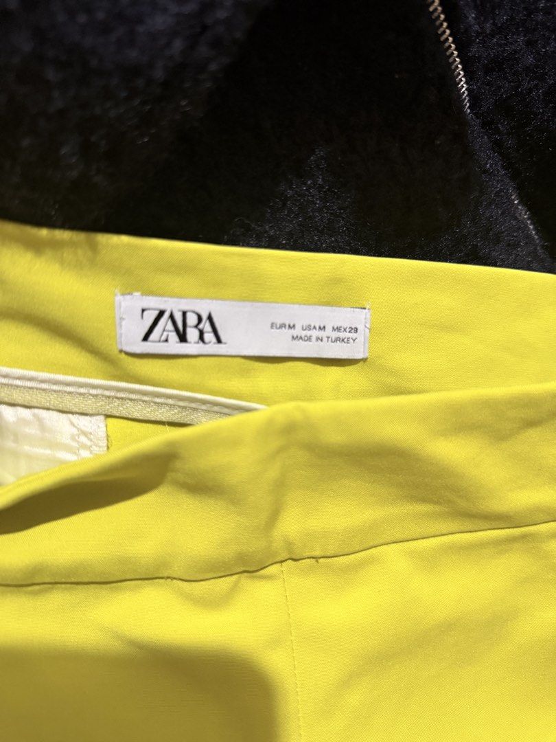Zara Lime Yellow Tailored Shorts (Category: Shorts) located in Marikina City. Submitted by louvy.r (Listing ID 1469385848, Image 2). Description: .